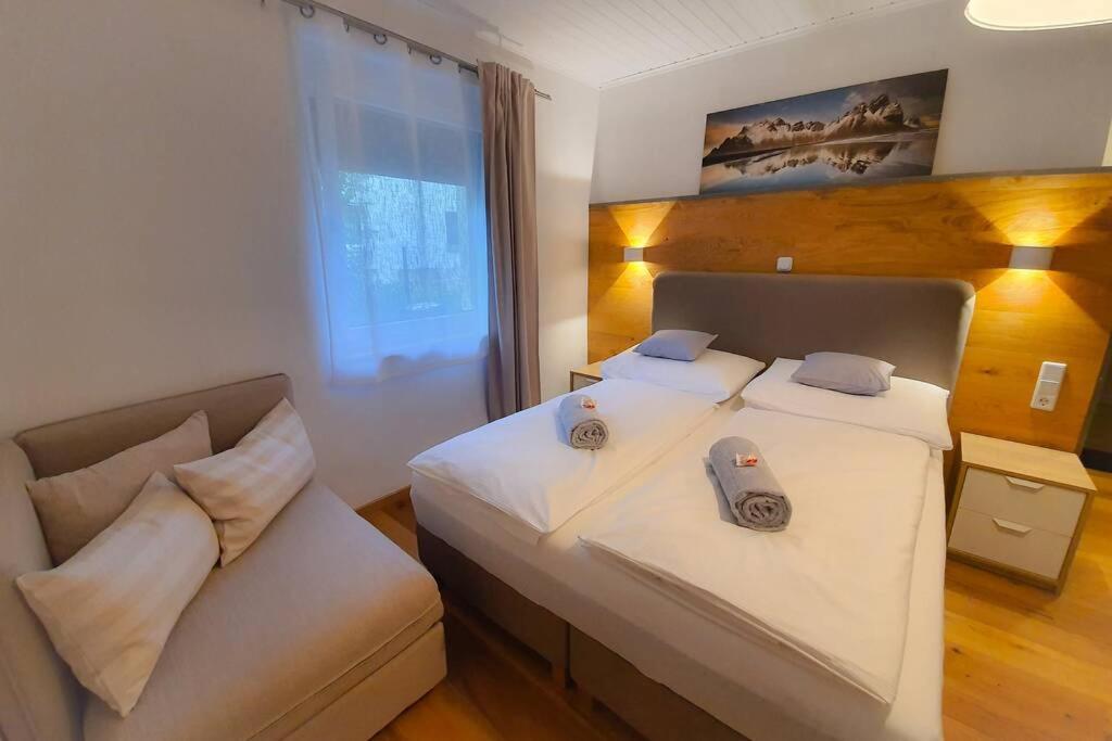 Tiny Kozma Apartment Bodensdorf Bagian luar foto