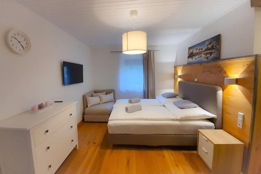 Tiny Kozma Apartment Bodensdorf Bagian luar foto